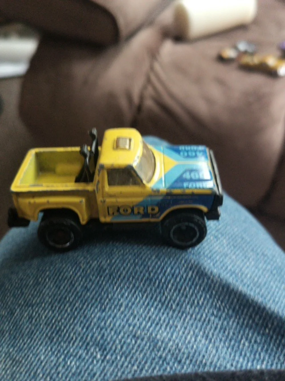 Matchbox Ford Yellow & Blue Kids Toy Pickup Truck us 1/64 Scale